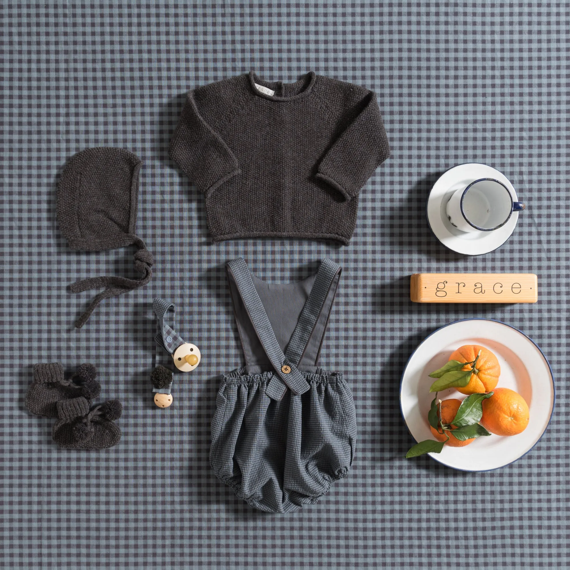 CAP / CHARCOAL GREY