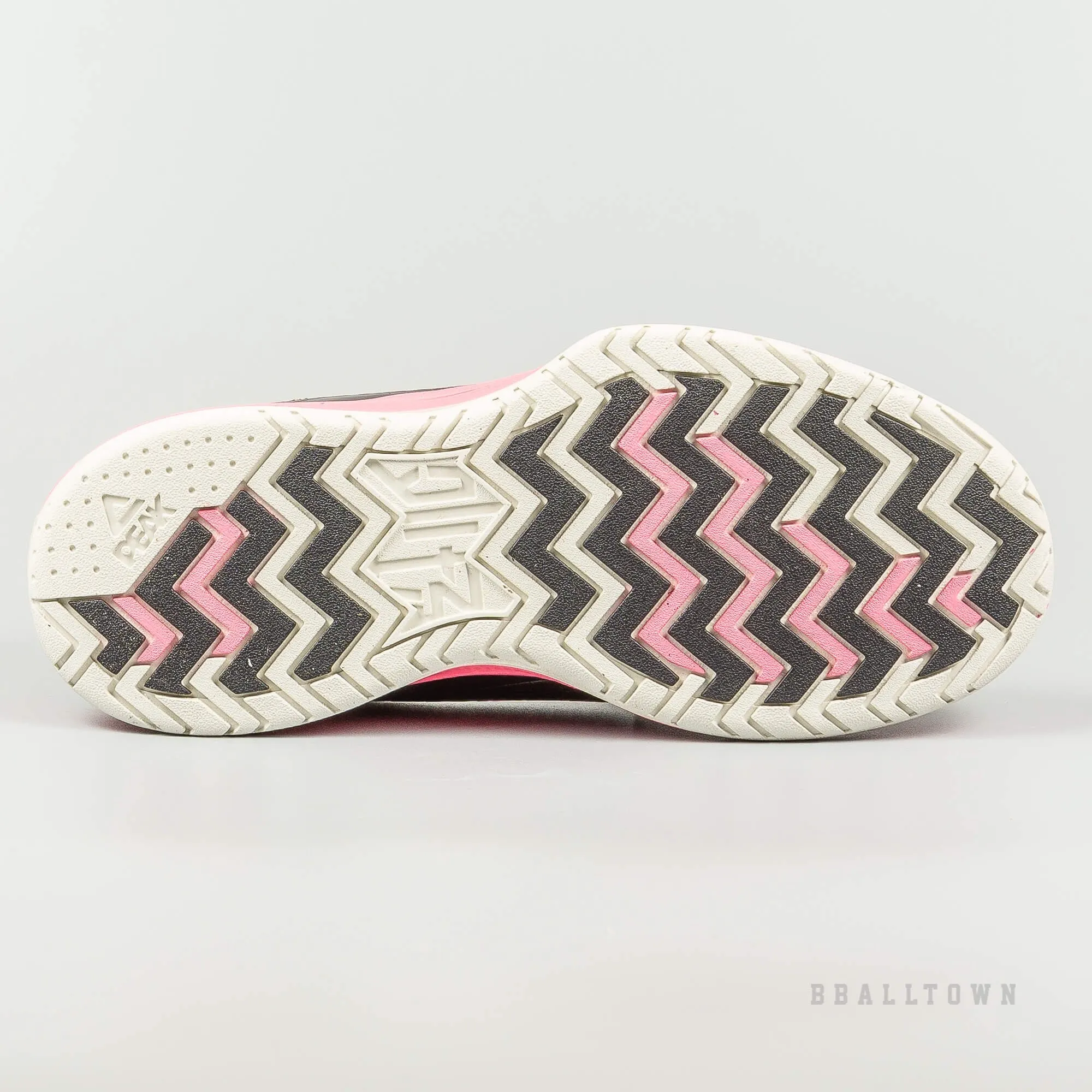 Dámske basketbalové tenisky Peak Women Basketball Shoes Black/Lemon Pink čierne