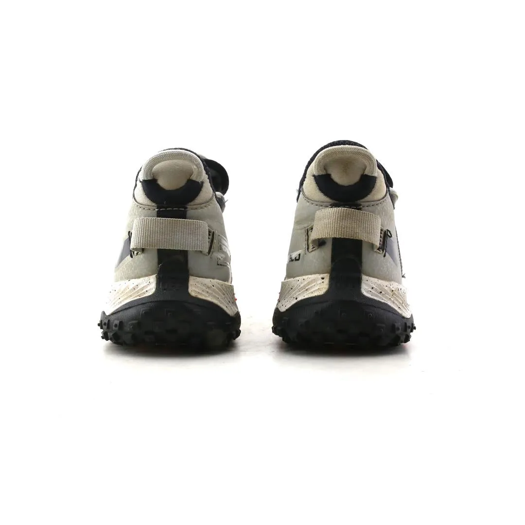 NIKE  FUTURE FIELD