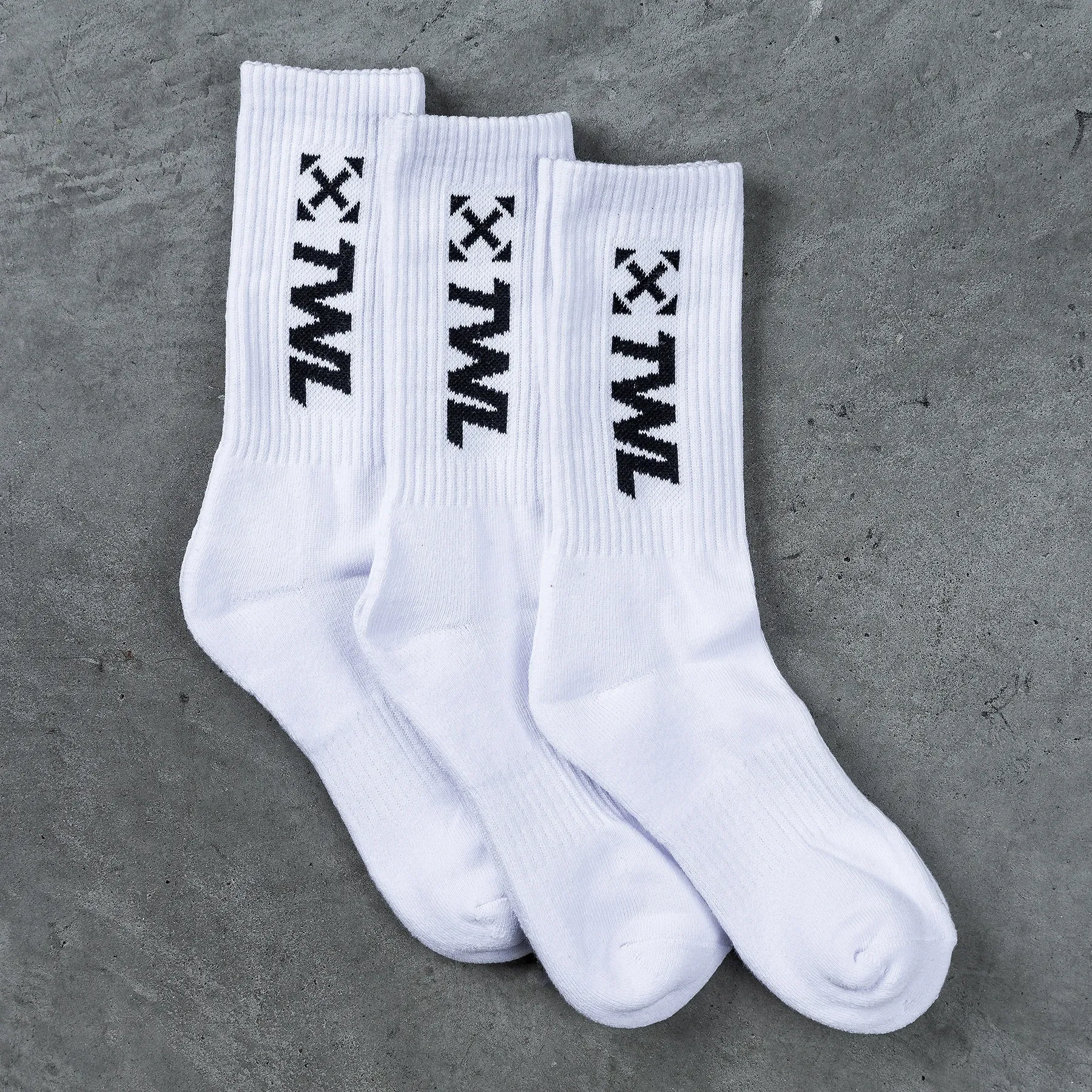 TWL - PACE SOCKS - WHITE