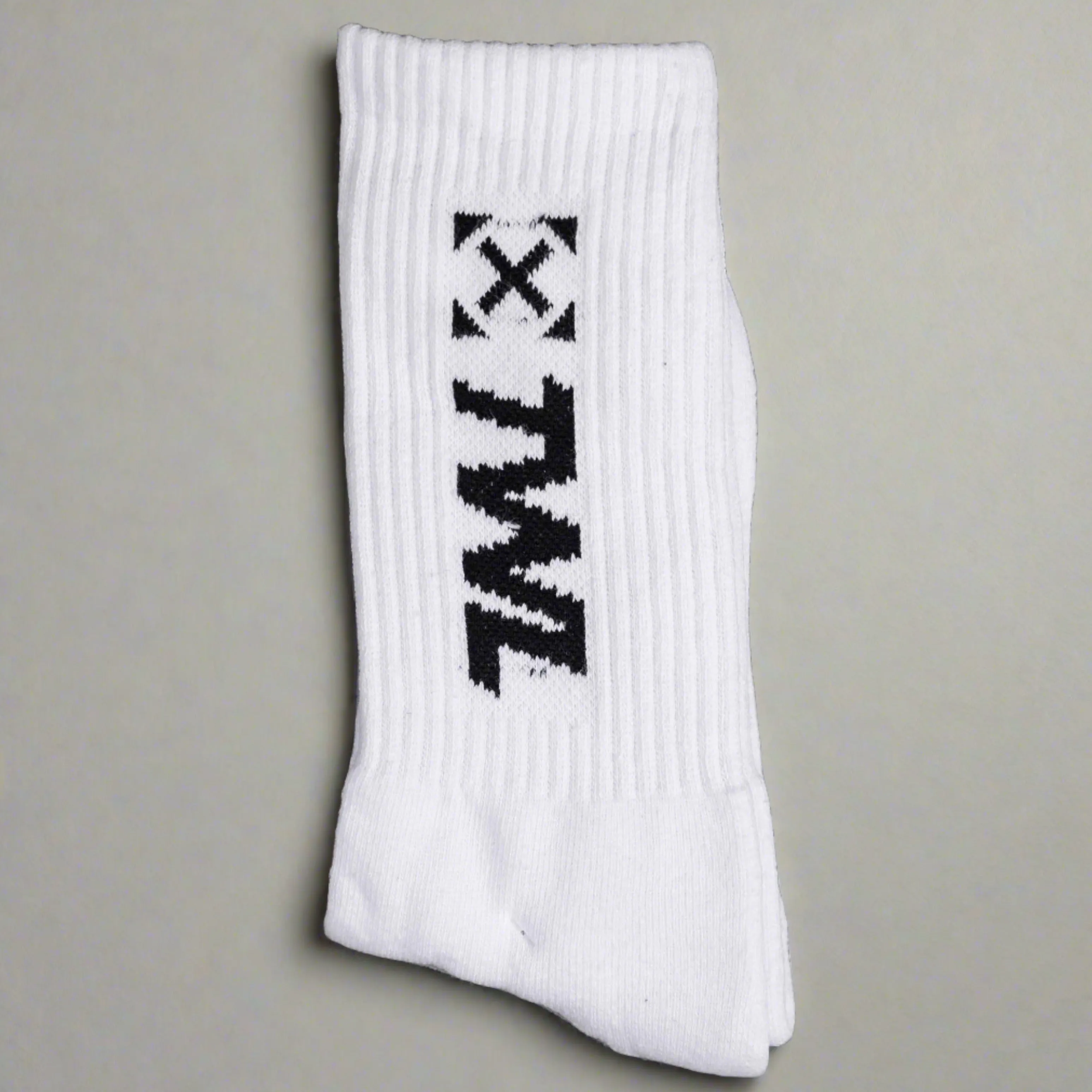 TWL - PACE SOCKS - WHITE